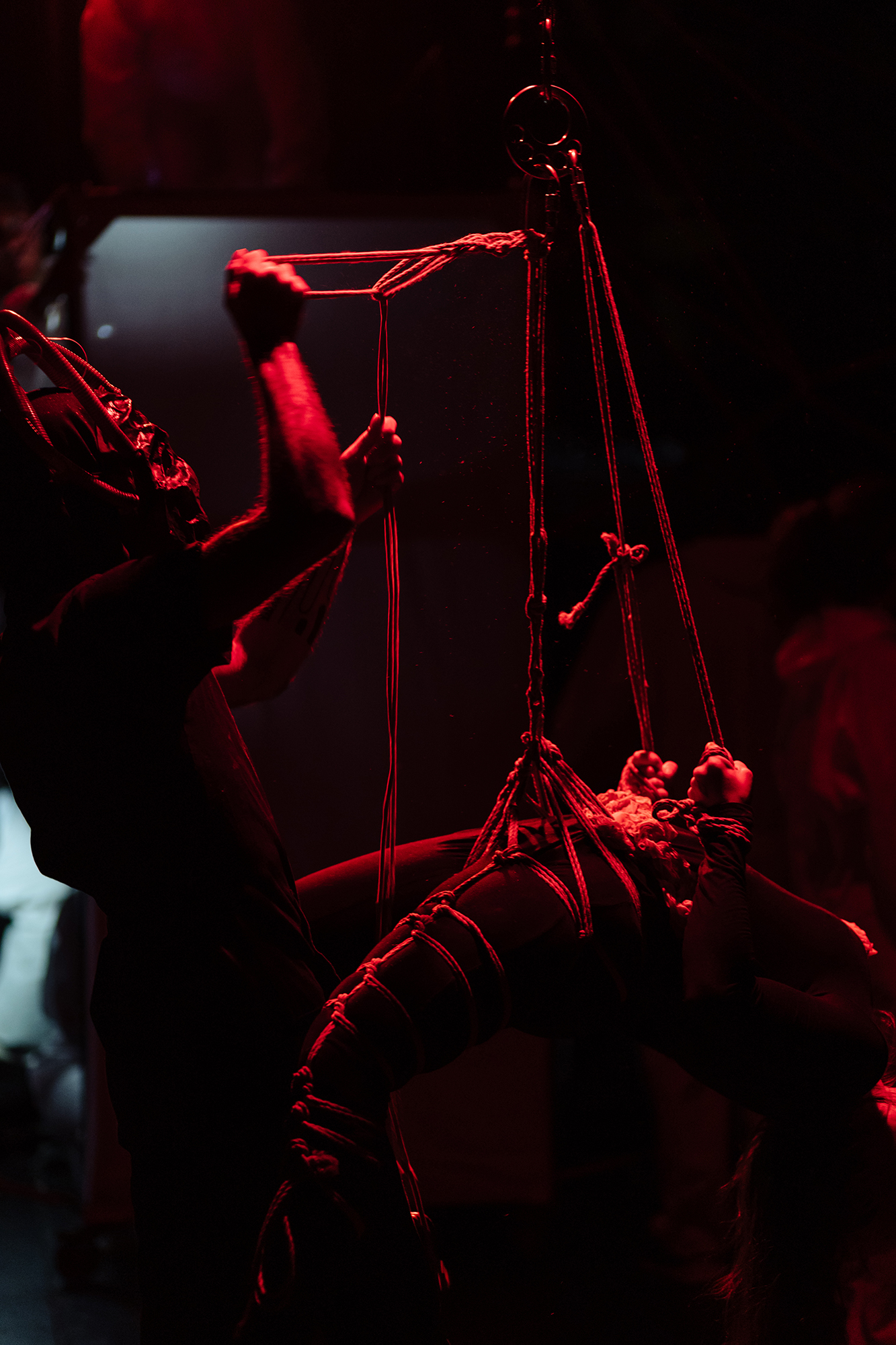 Teias Desconexas Stage performance — shibari stage performance by MAVRA (Luiza Jesus do Prado), photo 2