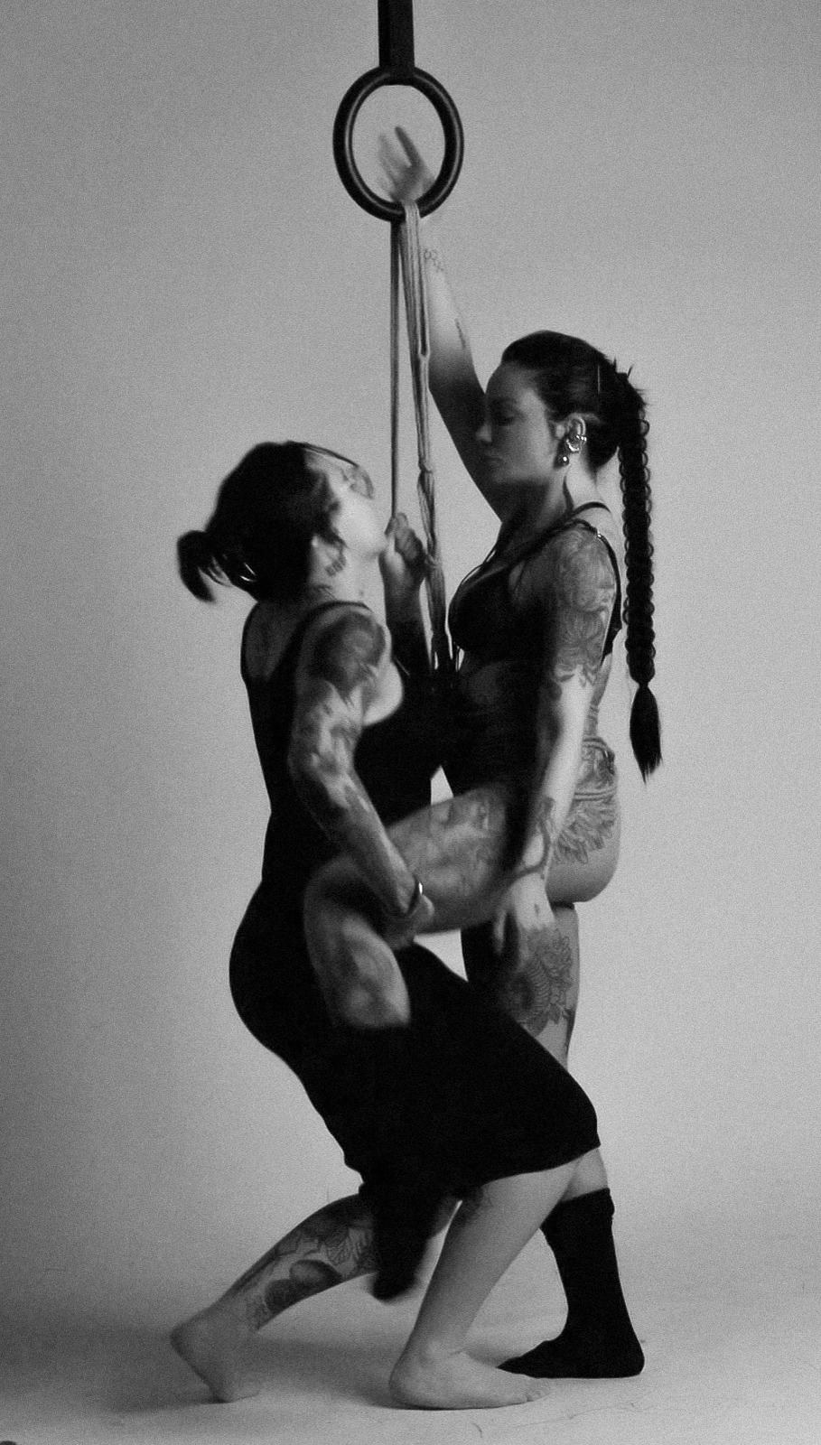 Bottom Shibari with Ana Vohs — shibari performance by MAVRA (Luiza Jesus do Prado), photo 2